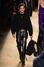 ロベルト カヴァリ 2018-19年秋冬コレクション - グラムロックの雰囲気を纏って｜写真51