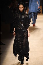 ロベルト カヴァリ 2018-19年秋冬コレクション - グラムロックの雰囲気を纏って｜写真54