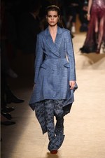 ロベルト カヴァリ 2018-19年秋冬コレクション - グラムロックの雰囲気を纏って｜写真55