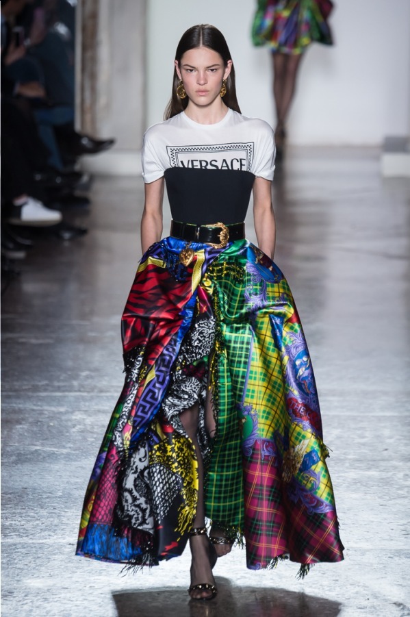 ヴェルサーチェ(VERSACE) 2018-19年秋冬ウィメンズコレクション  - 写真28