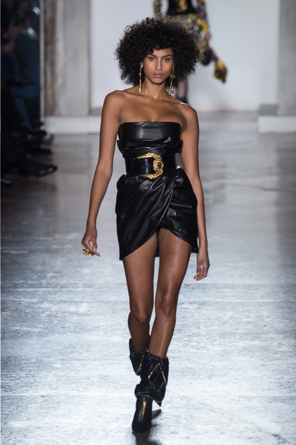 ヴェルサーチェ(VERSACE) 2018-19年秋冬ウィメンズコレクション  - 写真41