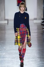 ヴェルサーチ 2018年秋冬コレクション - チェック柄で団結するヴェルサーチウーマン｜写真8