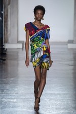 ヴェルサーチ 2018年秋冬コレクション - チェック柄で団結するヴェルサーチウーマン｜写真27