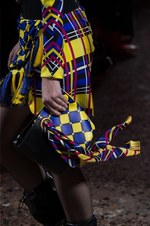 ヴェルサーチ 2018年秋冬コレクション - チェック柄で団結するヴェルサーチウーマン｜写真43