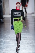 ヴェルサーチ 2018年秋冬コレクション - チェック柄で団結するヴェルサーチウーマン｜写真54