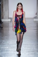 ヴェルサーチ 2018年秋冬コレクション - チェック柄で団結するヴェルサーチウーマン｜写真66