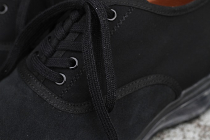 カーリー×Tomo&Co、革靴×スニーカーのような履き心地のハイブリッドシューズ｜写真4