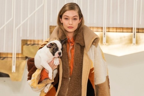 トッズ 2018年秋冬コレクション - 秋色に染まるトッズレザー