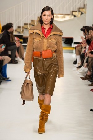トッズ 2018年秋冬コレクション - 秋色に染まるトッズレザー｜写真2