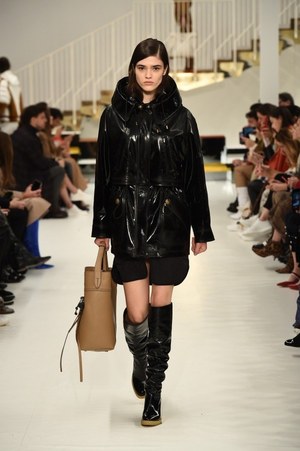 トッズ 2018年秋冬コレクション - 秋色に染まるトッズレザー｜写真25