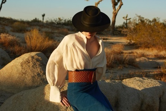 写真集｜セレクトショップ「カオス表参道」ザ・ロウのウェアやジル・サンダーのシューズからアートまで