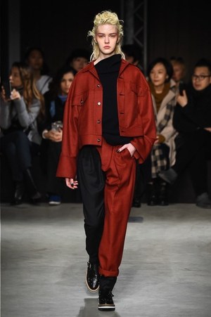 ウジョー 2018-19年秋冬コレクション - パターンの遊びで崩しを楽しむブリティッシュ・トラッド｜写真4