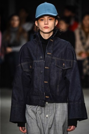 ウジョー 2018-19年秋冬コレクション - パターンの遊びで崩しを楽しむブリティッシュ・トラッド｜写真9