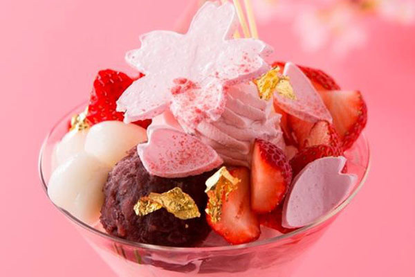 インターコンチネンタル 東京ベイ「大人の桜と苺パフェ」