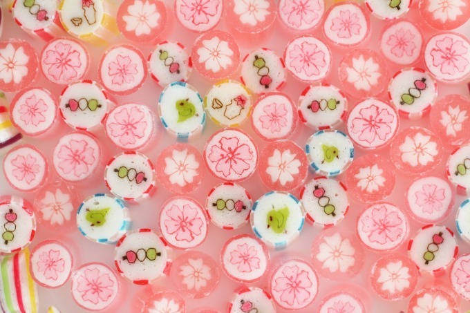 パパブブレ"お花見モチーフ"のキャンディセット - 桜やだんご、徳利とおちょこも｜写真1