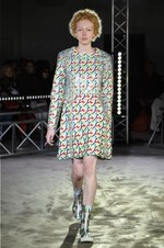 アンリアレイジ 2018-19年秋冬コレクション - 光が露わにするのは実像か虚像か｜写真10