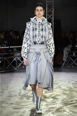 アンリアレイジ 2018-19年秋冬コレクション - 光が露わにするのは実像か虚像か｜写真14