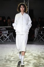 アンリアレイジ 2018-19年秋冬コレクション - 光が露わにするのは実像か虚像か｜写真22