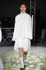 アンリアレイジ 2018-19年秋冬コレクション - 光が露わにするのは実像か虚像か｜写真23