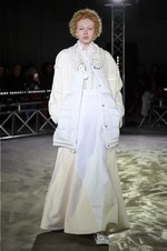 アンリアレイジ 2018-19年秋冬コレクション - 光が露わにするのは実像か虚像か｜写真25