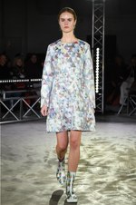 アンリアレイジ 2018-19年秋冬コレクション - 光が露わにするのは実像か虚像か｜写真31