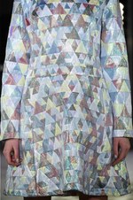 アンリアレイジ 2018-19年秋冬コレクション - 光が露わにするのは実像か虚像か｜写真32