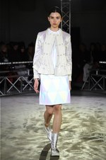 アンリアレイジ 2018-19年秋冬コレクション - 光が露わにするのは実像か虚像か｜写真36