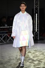 アンリアレイジ 2018-19年秋冬コレクション - 光が露わにするのは実像か虚像か｜写真38