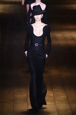 サンローラン 2018-19年秋冬コレクション - パリの冬空に放たれた漆黒のコード｜写真55