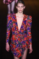 サンローラン 2018-19年秋冬コレクション - パリの冬空に放たれた漆黒のコード｜写真63