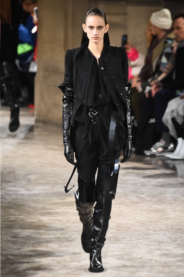 アン ドゥムルメステール(ANN DEMEULEMEESTER) 2018-19年秋冬ウィメンズコレクション  - 写真5