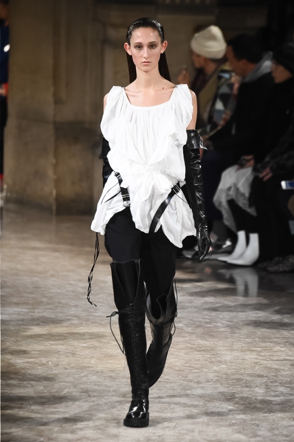 アン ドゥムルメステール(ANN DEMEULEMEESTER) 2018-19年秋冬ウィメンズコレクション  - 写真30