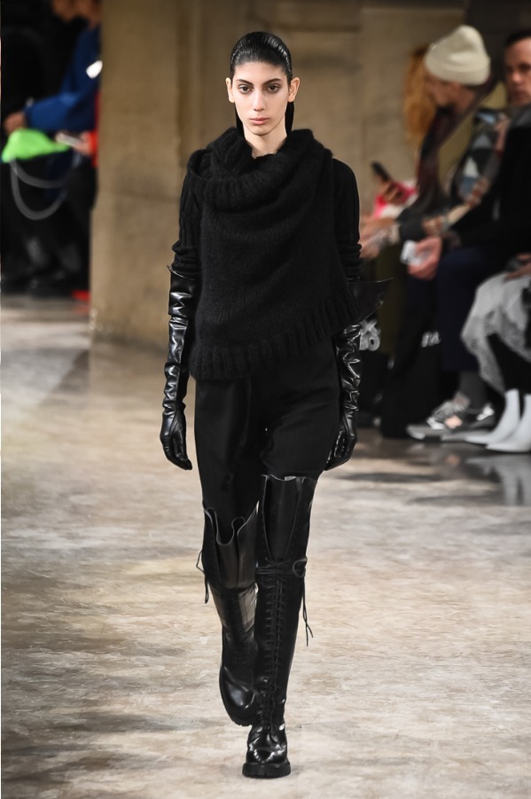 アン ドゥムルメステール(ANN DEMEULEMEESTER) 2018-19年秋冬ウィメンズコレクション  - 写真35