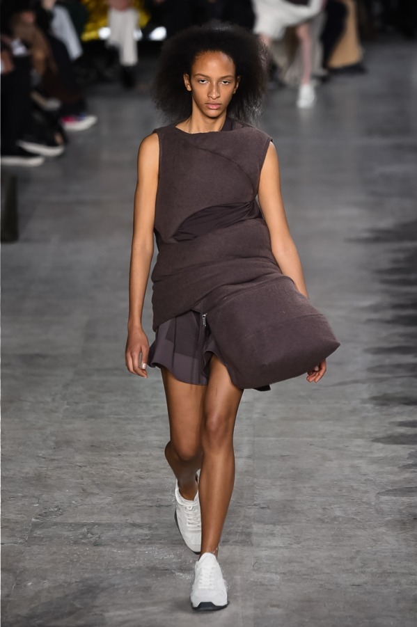 リック・オウエンス(Rick Owens) 2018-19年秋冬ウィメンズコレクション  - 写真3