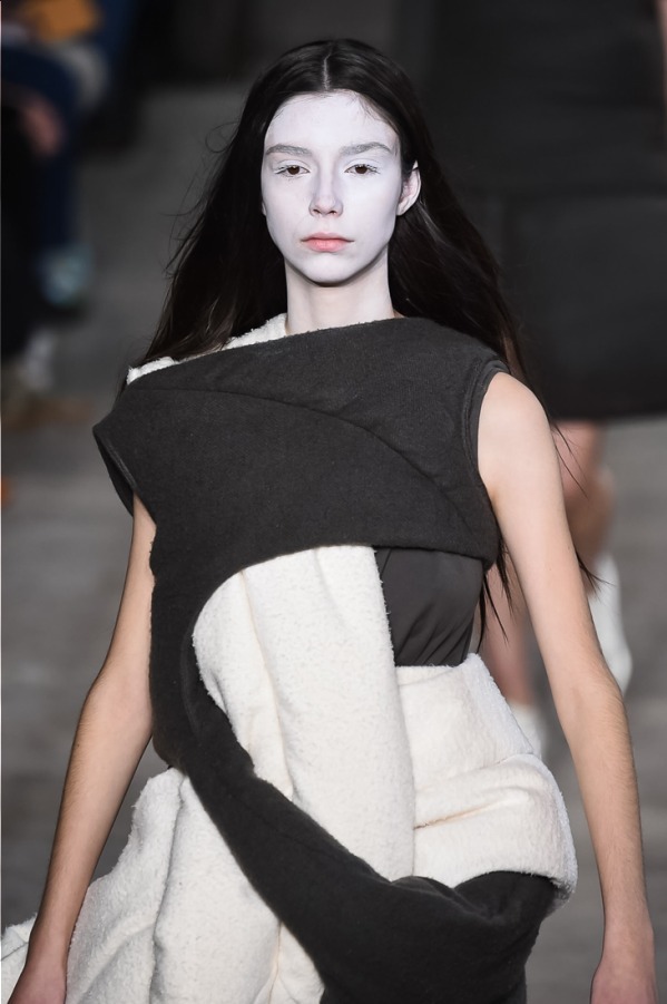 リック・オウエンス(Rick Owens) 2018-19年秋冬ウィメンズコレクション ディテール - 写真2