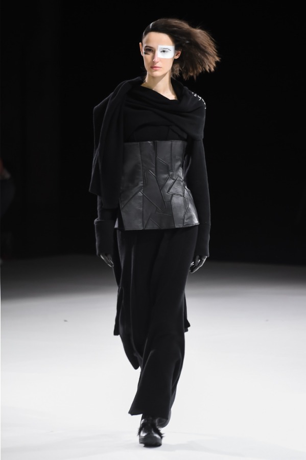 ヨウジヤマモト(Yohji Yamamoto) 2018-19年秋冬ウィメンズコレクション  - 写真36