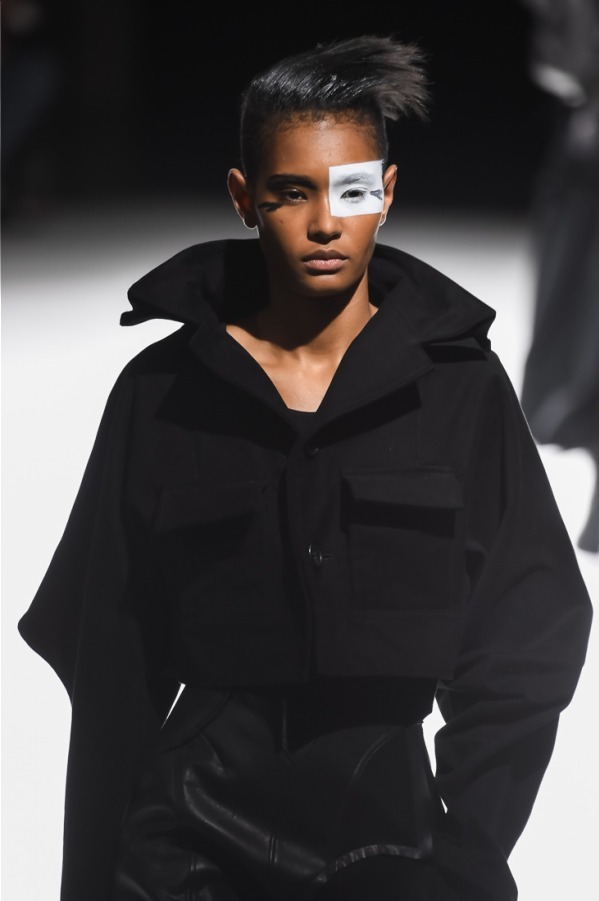 ヨウジヤマモト 2018-19年秋冬<span>コレクション</span> - 写真49