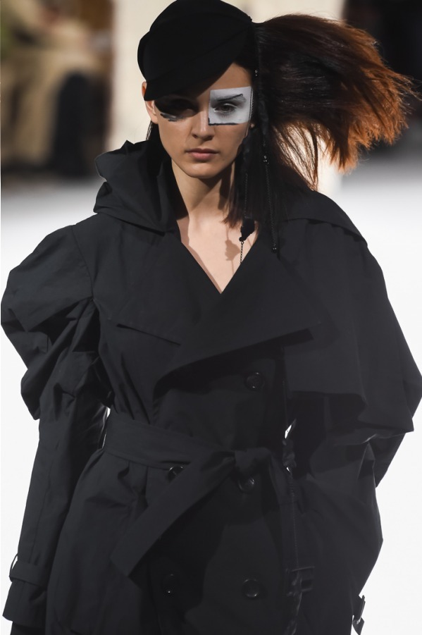 ヨウジヤマモト 2018-19年秋冬<span>コレクション</span> - 写真17