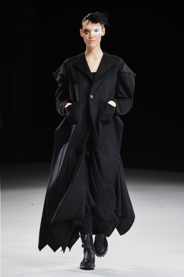 ヨウジヤマモト(Yohji Yamamoto) 2018-19年秋冬ウィメンズコレクション  - 写真38