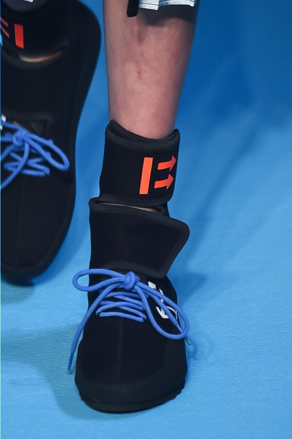 オフ-ホワイト (OFF-WHITE) 2018-19年秋冬ウィメンズコレクション  - 写真12