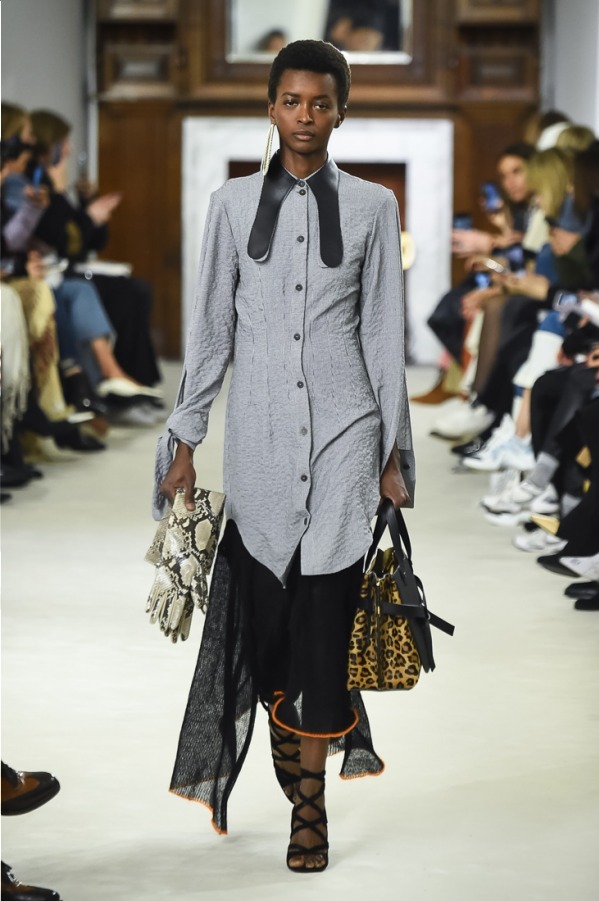 ロエベ(LOEWE) 2018-19年秋冬ウィメンズコレクション  - 写真11