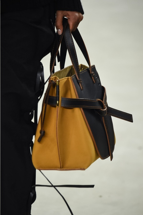 ロエベ(LOEWE) 2018-19年秋冬ウィメンズコレクション ディテール - 写真14