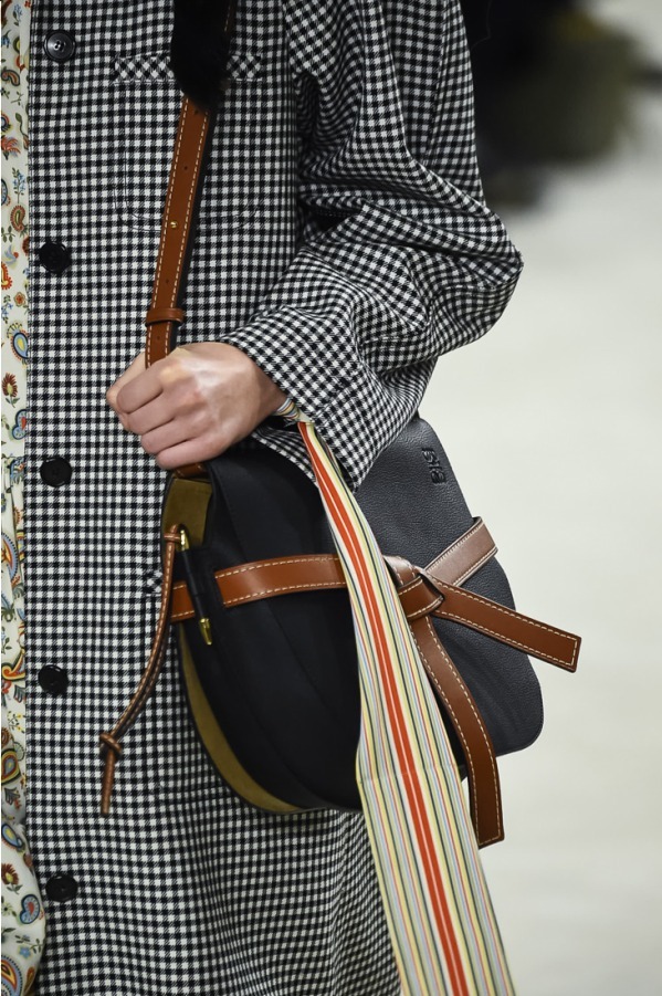 ロエベ(LOEWE) 2018-19年秋冬ウィメンズコレクション ディテール - 写真16