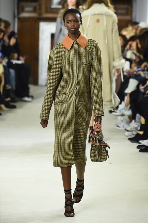 ロエベ(LOEWE) 2018-19年秋冬ウィメンズコレクション  - 写真56