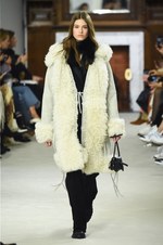 ロエベ 2018-19年秋冬コレクション - 上質な生活は彼女の審美眼から生まれる｜写真3