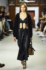 ロエベ 2018-19年秋冬コレクション - 上質な生活は彼女の審美眼から生まれる｜写真5