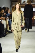 ロエベ 2018-19年秋冬コレクション - 上質な生活は彼女の審美眼から生まれる｜写真19