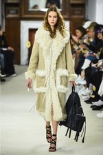 ロエベ 2018-19年秋冬コレクション - 上質な生活は彼女の審美眼から生まれる｜写真39