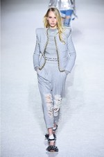 バルマン 2018-19年秋冬コレクション - 進行方向の先には明るい未来が待っている｜写真15