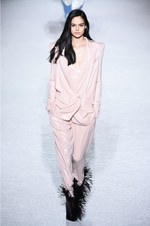 バルマン 2018-19年秋冬コレクション - 進行方向の先には明るい未来が待っている｜写真17